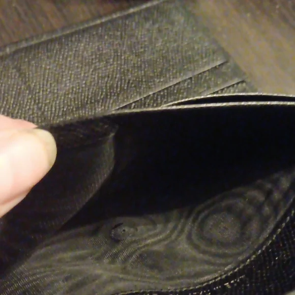 BVLGARI Vintage Rare Black Wallet with Snap Closure (EUC) - Picture 8 of 12